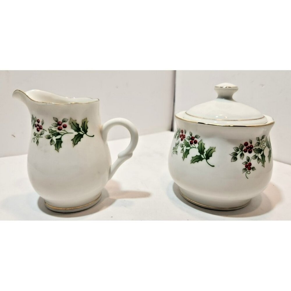 Vtg Gibson Housewares Christmas Charm Sugar Bowl And Creamer Holly Berry